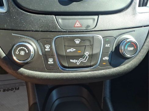 Used 2018 Chevrolet Malibu LS FWD image 24