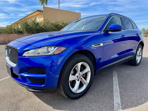 Used 2020 Jaguar F-PACE Premium image 2