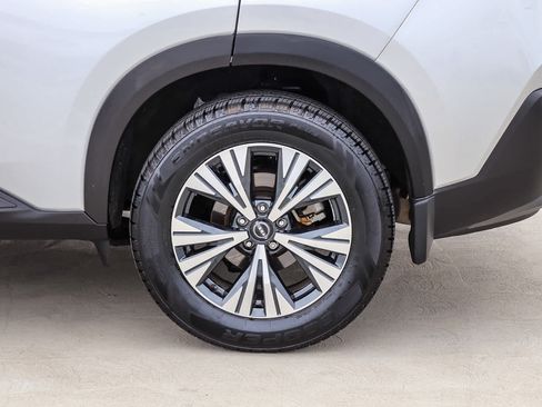 Used 2023 Nissan Rogue SV w/ SV Premium B Package FWD image 12