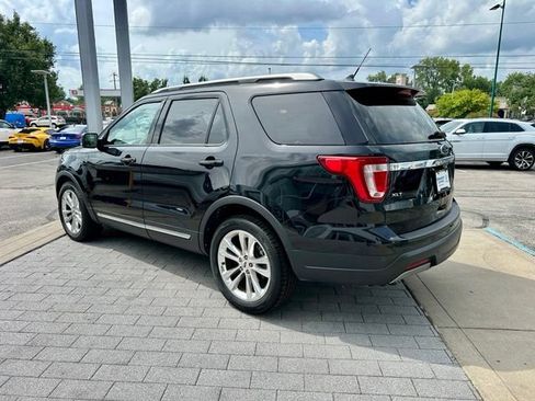 Used 2019 Ford Explorer XLT w/ Equipment Group 202A FWD image 5