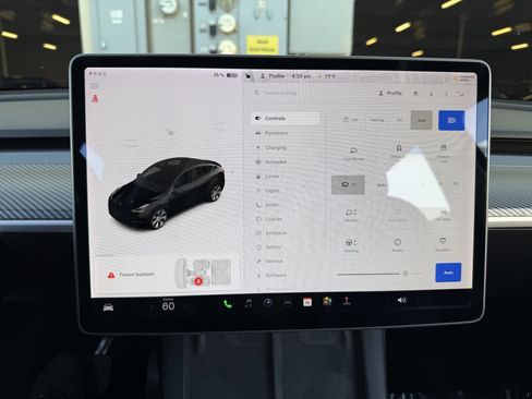 Used 2021 Tesla Model Y Long Range image 27