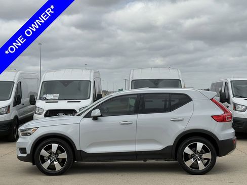 Used 2020 Volvo XC40 T5 Momentum w/ Protection Package Premier image 3