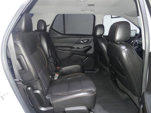 Used 2021 Chevrolet Traverse Premier image 29