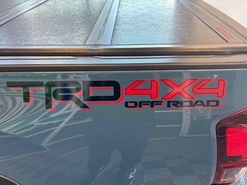 Used 2019 Toyota Tacoma TRD Off-Road AWD/4WD image 7