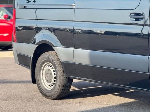 Used 2023 Mercedes-Benz Sprinter 2500 image 5