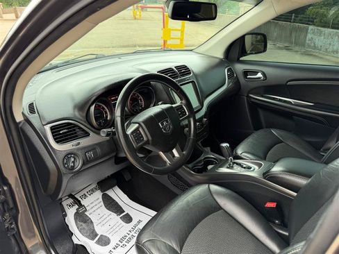 Used 2019 Dodge Journey Crossroad w/ Nav & Sun Group FWD image 27