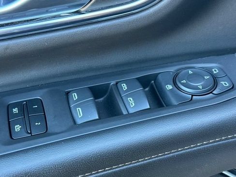 Used 2024 Chevrolet Suburban LT AWD/4WD image 12