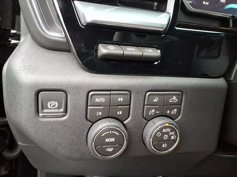 New 2026 Chevrolet Silverado 1500 High Country AWD/4WD image 18