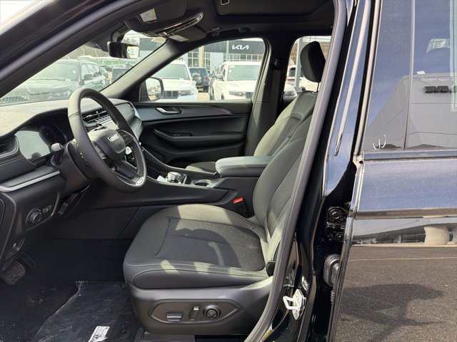 New 2026 Jeep Grand Cherokee Laredo X AWD/4WD image 13