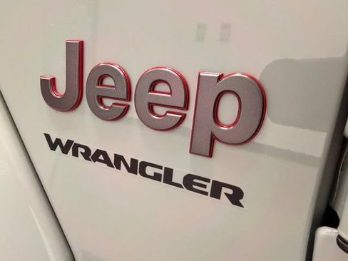 Used 2023 Jeep Wrangler Unlimited Rubicon w/ Cold Weather Group AWD/4WD image 12