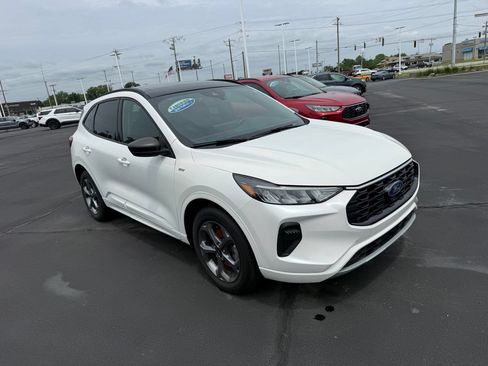 Used 2023 Ford Escape ST-Line w/ Tech Pack #1 AWD/4WD image 3