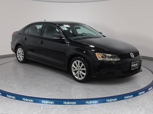 Used 2011 Volkswagen Jetta SE FWD image 4