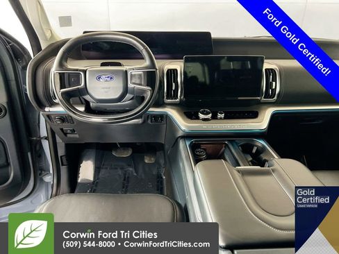 Certified 2025 Ford Expedition Max Platinum image 28