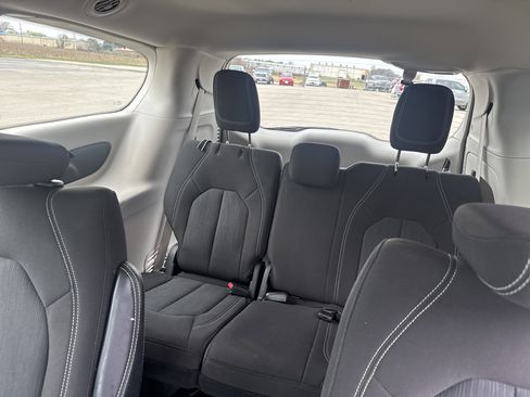 Used 2023 Chrysler Voyager LX image 13