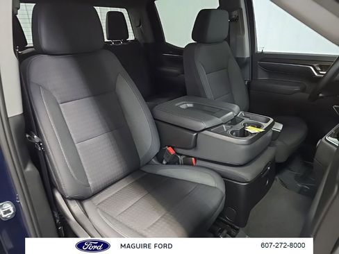 Used 2023 Chevrolet Silverado 1500 LT AWD/4WD image 17