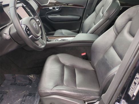Used 2017 Volvo XC90 T5 Momentum w/ Vision Package AWD/4WD image 15