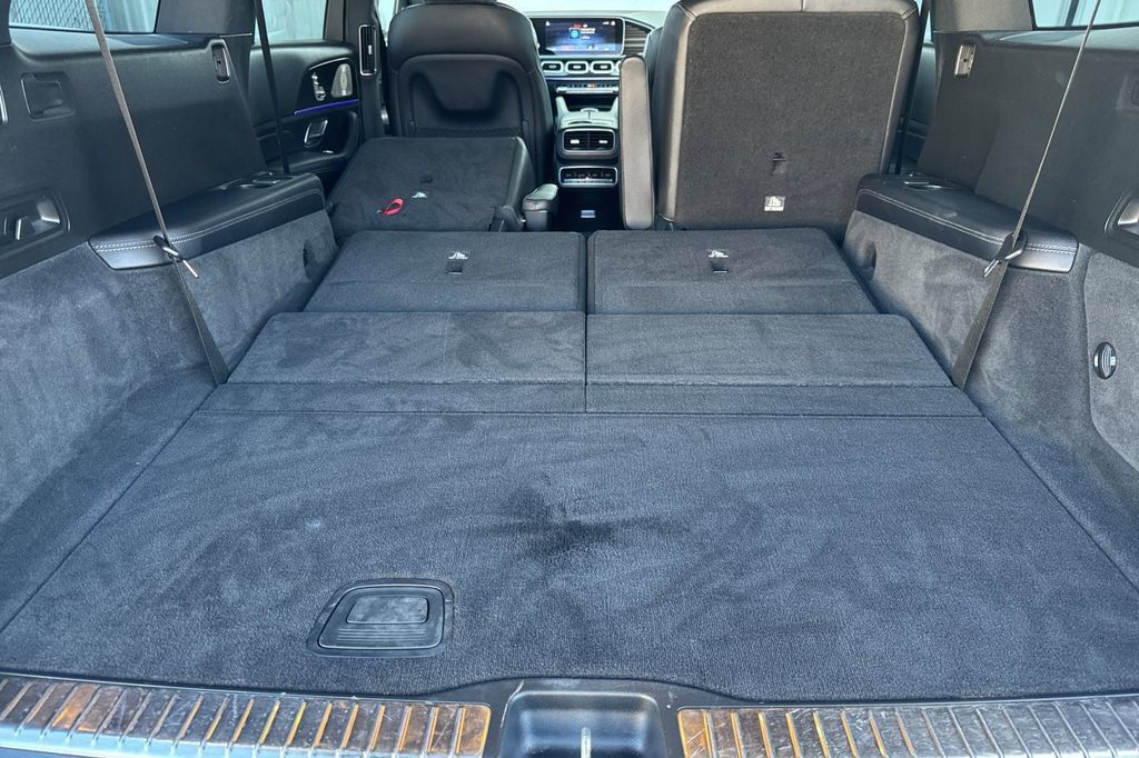 Used 2022 Mercedes-Benz GLS 450 4MATIC image 18