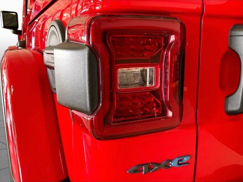 Used 2021 Jeep Wrangler Unlimited Rubicon 4xe w/ Cold Weather Group AWD/4WD image 25