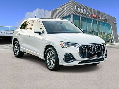 Used 2023 Audi Q3 2.0T Premium w/ Convenience Package image 5