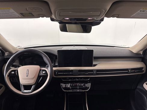 Used 2026 Lincoln Corsair Premiere image 19