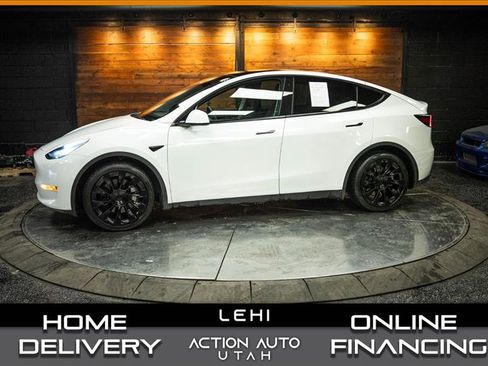 Used 2021 Tesla Model Y Long Range image 1