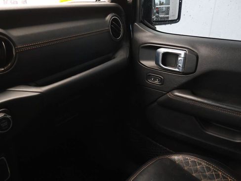 Used 2021 Jeep Gladiator Overland AWD/4WD image 14