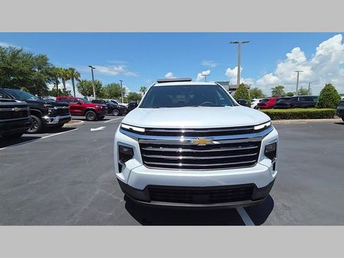 New 2026 Chevrolet Traverse LT w/ Driver Confidence Package AWD/4WD image 23