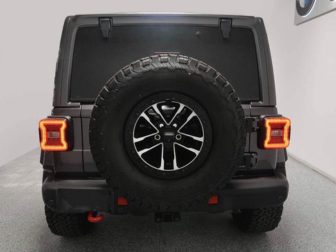 Used 2025 Jeep Wrangler Unlimited Rubicon AWD/4WD image 4