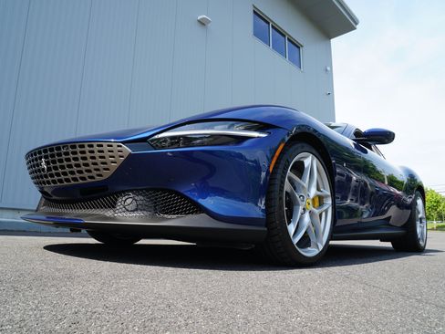 Used 2022 Ferrari Roma RWD image 38