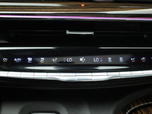 Used 2024 Cadillac Escalade ESV Premium Luxury w/ LPO, Floor Liner Package AWD/4WD image 32