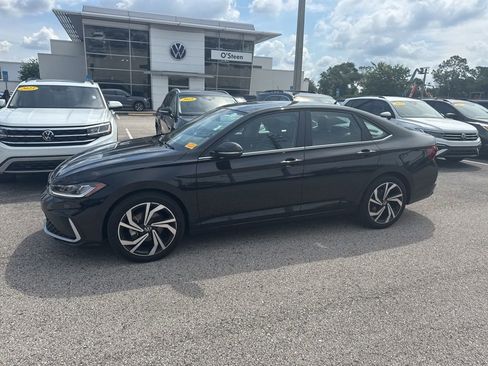 Used 2026 Volkswagen Jetta SEL FWD image 3