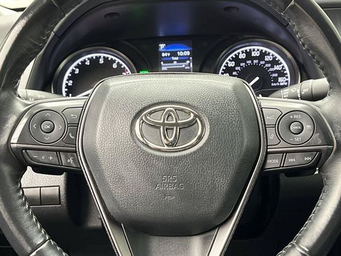 Used 2021 Toyota Camry SE w/ Convenience Package FWD image 12