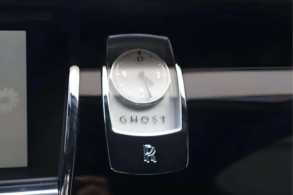 Used 2017 Rolls-Royce Ghost RWD image 14