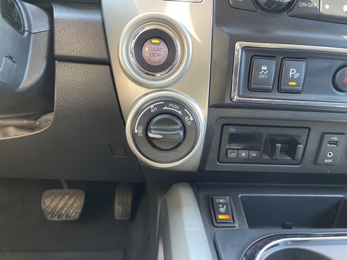 Used 2018 Nissan Titan PRO-4X AWD/4WD image 22