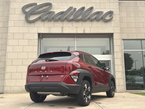 Used 2024 Hyundai Kona SEL w/ Convenience Package AWD/4WD image 4