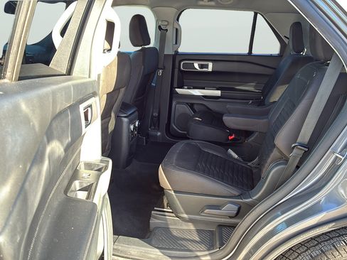 Used 2021 Ford Explorer XLT RWD image 16