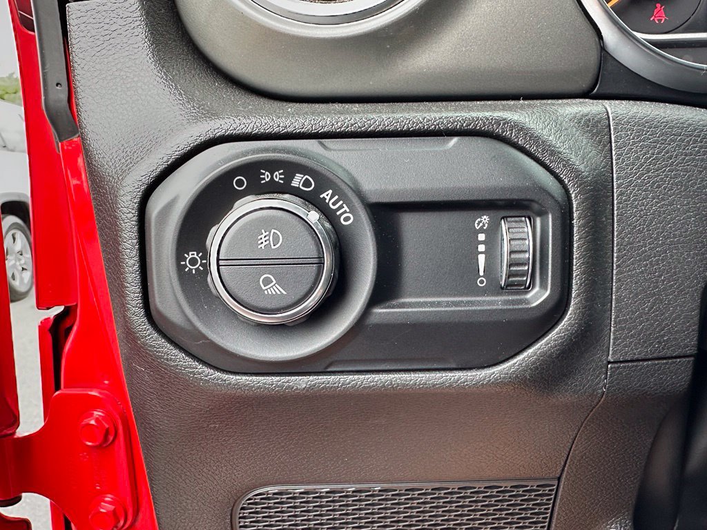 Used 2023 Jeep Gladiator Overland AWD/4WD image 33