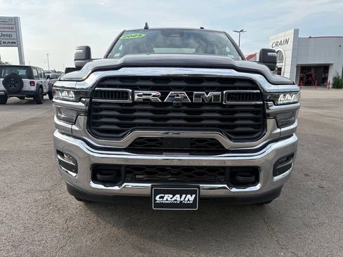 Used 2025 RAM 2500 Big Horn AWD/4WD image 2