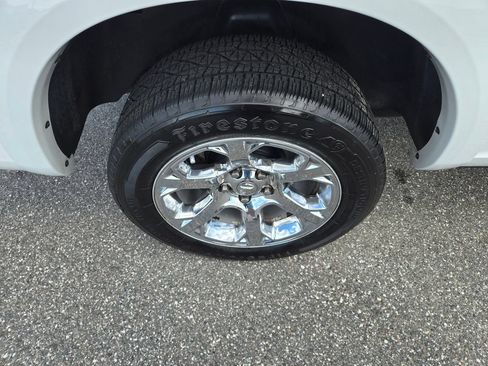 Used 2018 RAM 1500 Laramie RWD image 13