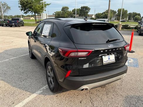 Used 2025 Ford Escape ST-Line Select AWD/4WD image 23
