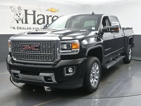 Used 2019 GMC Sierra 2500 Denali w/ Duramax Plus Package AWD/4WD image 35