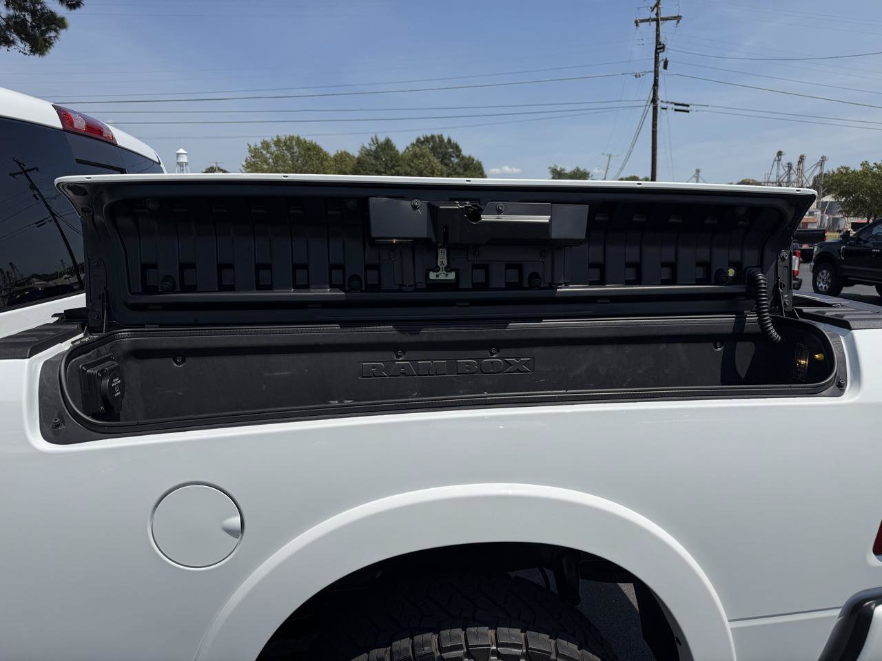 Used 2025 RAM 2500 Limited AWD/4WD image 11