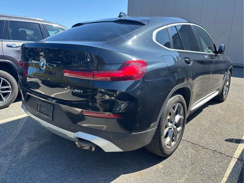 Used 2024 BMW X4 xDrive30i AWD/4WD image 3