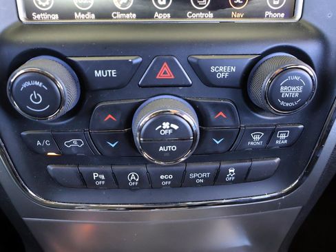 Used 2018 Jeep Grand Cherokee Altitude RWD image 48