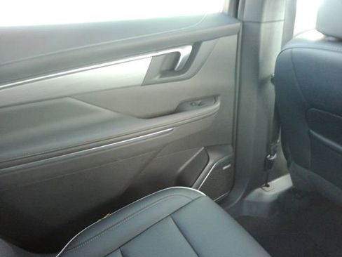 Used 2025 Buick Enclave Preferred image 32