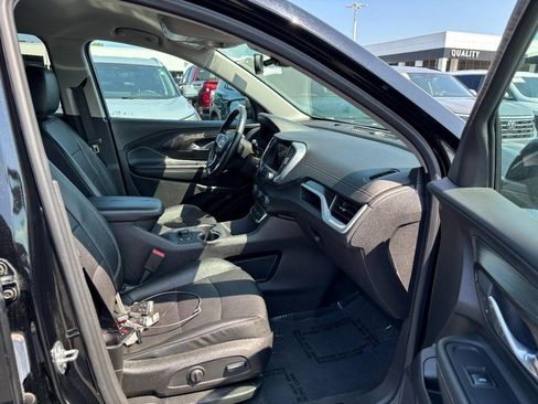 Used 2024 GMC Terrain SLT AWD/4WD image 10
