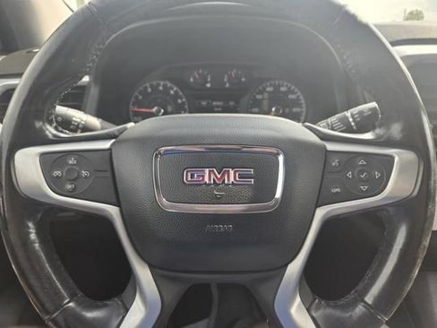 Used 2018 GMC Acadia SLE image 21