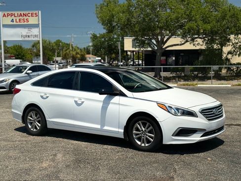 Used 2016 Hyundai Sonata SE w/ Cargo Package FWD image 11