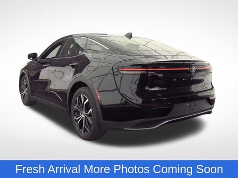 Used 2024 Toyota Crown Limited image 8