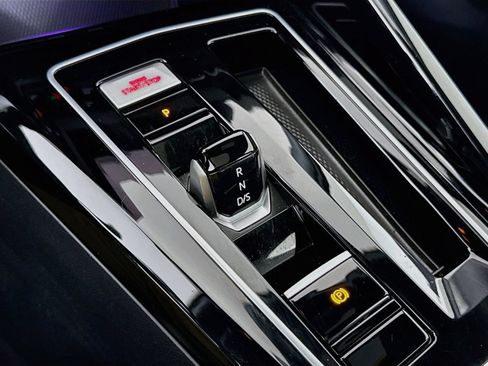 Certified 2025 Volkswagen GTI Autobahn FWD image 19
